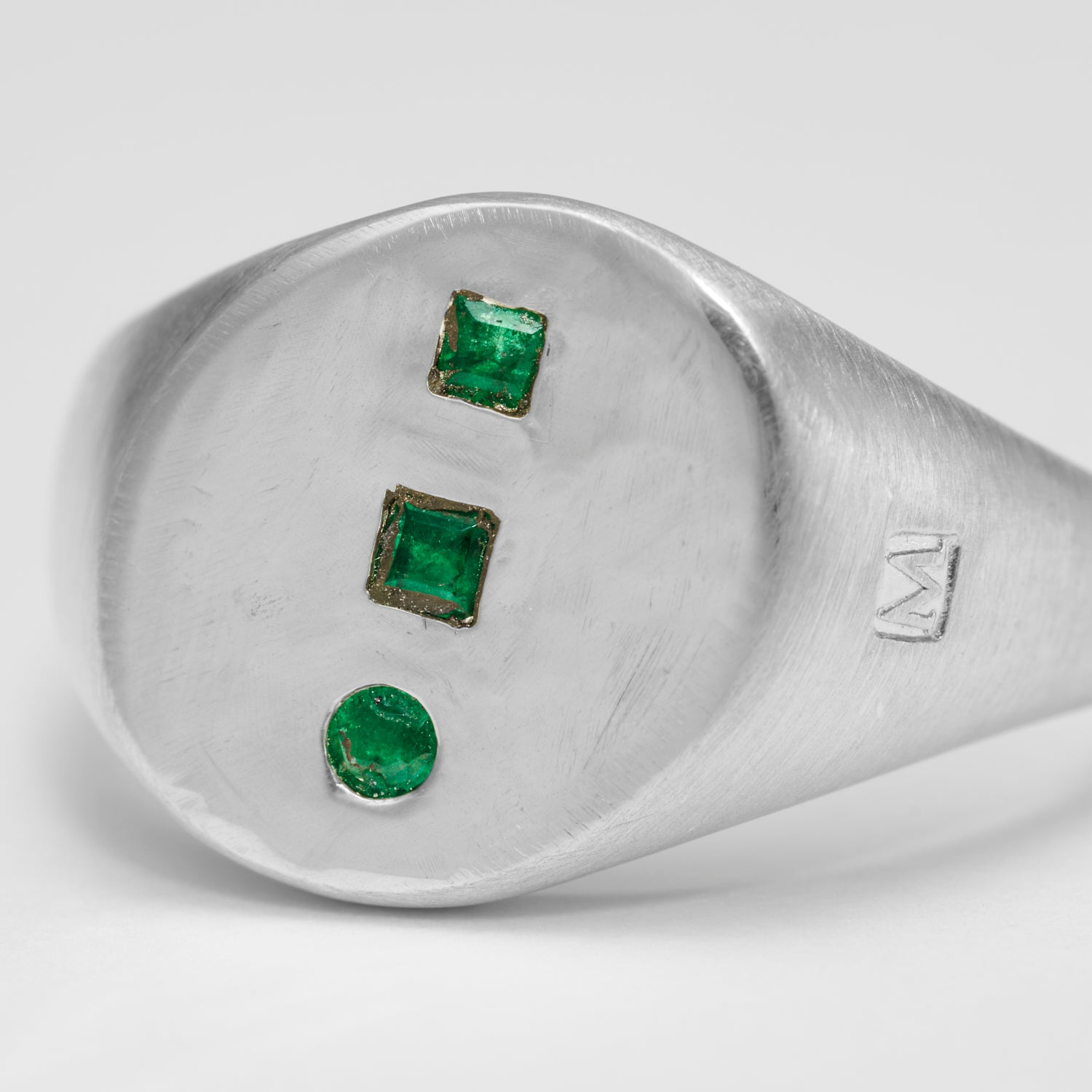 【 NEW 】Gem signet ring
