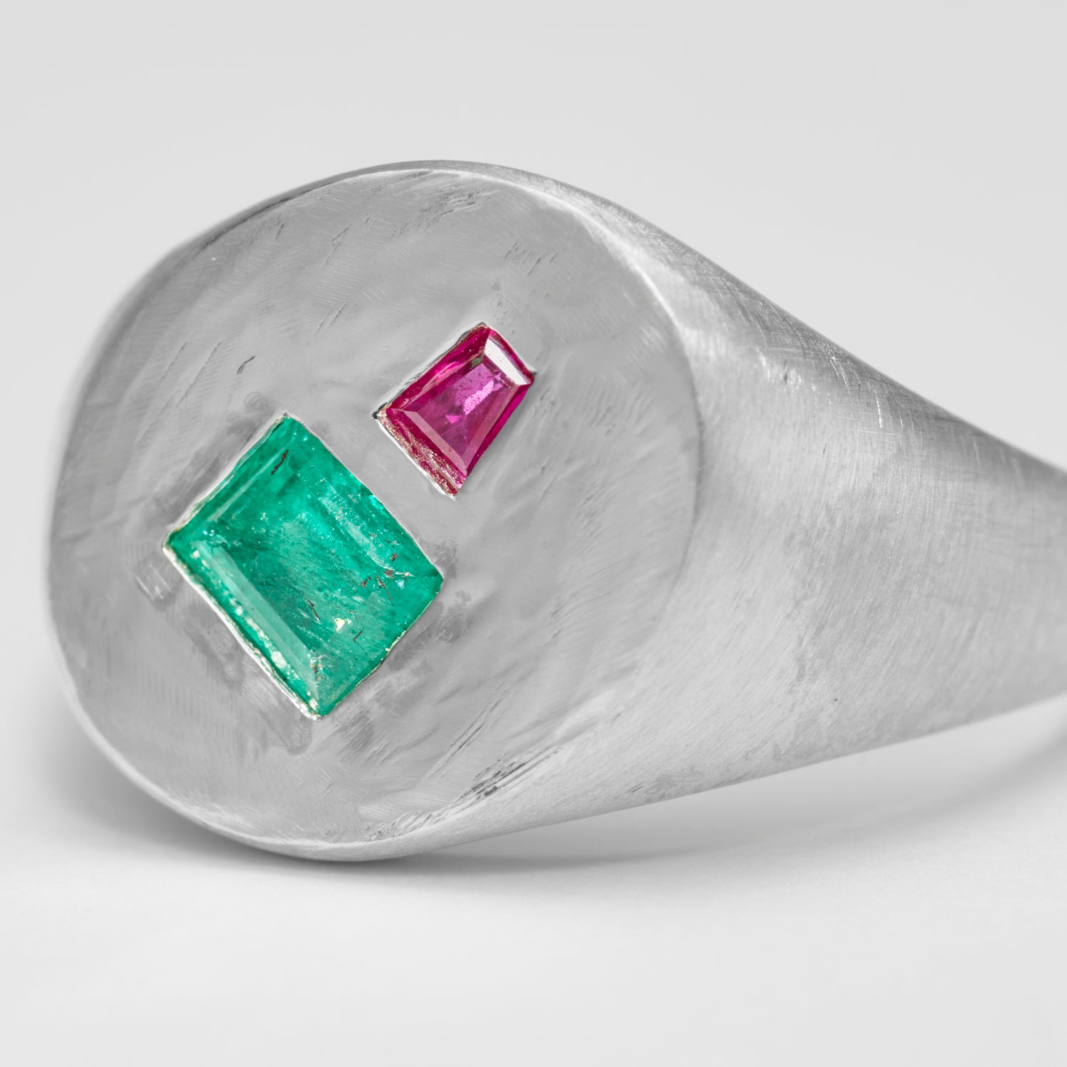 【 NEW 】Gem signet ring