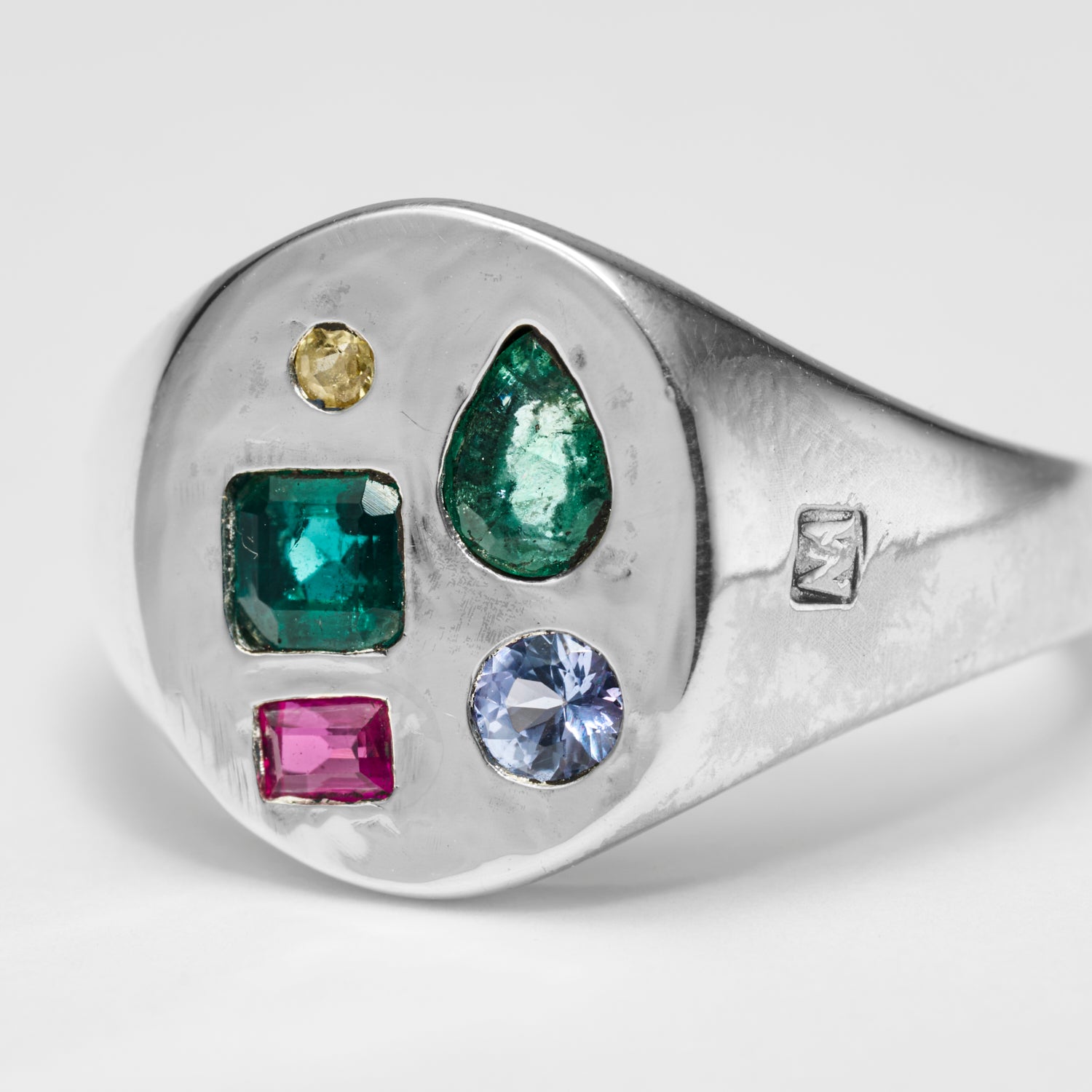 【 NEW 】Gem signet ring