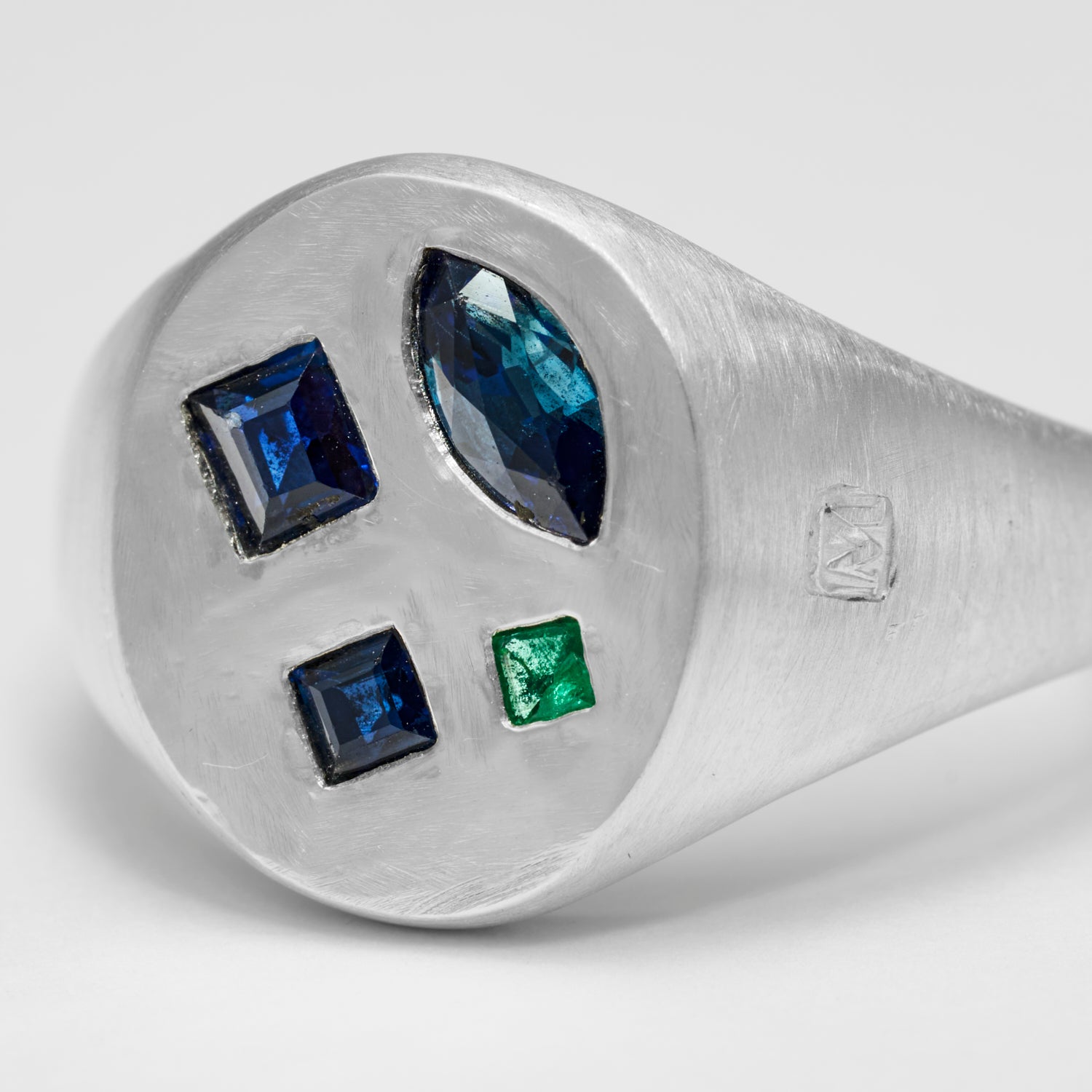 【 NEW 】Gem signet ring