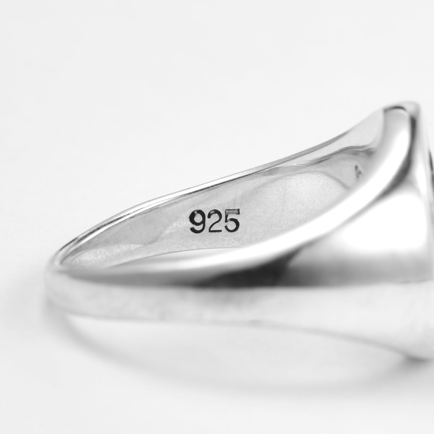 【 NEW 】Gem signet ring