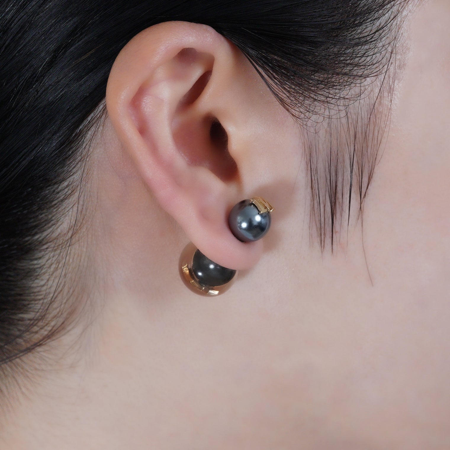 Initial inclusion pierce (black)