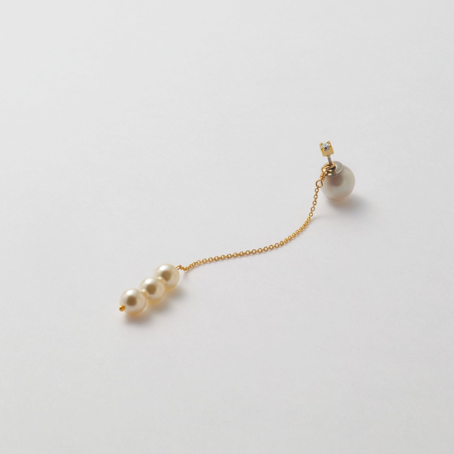 3 pearls chain pierce