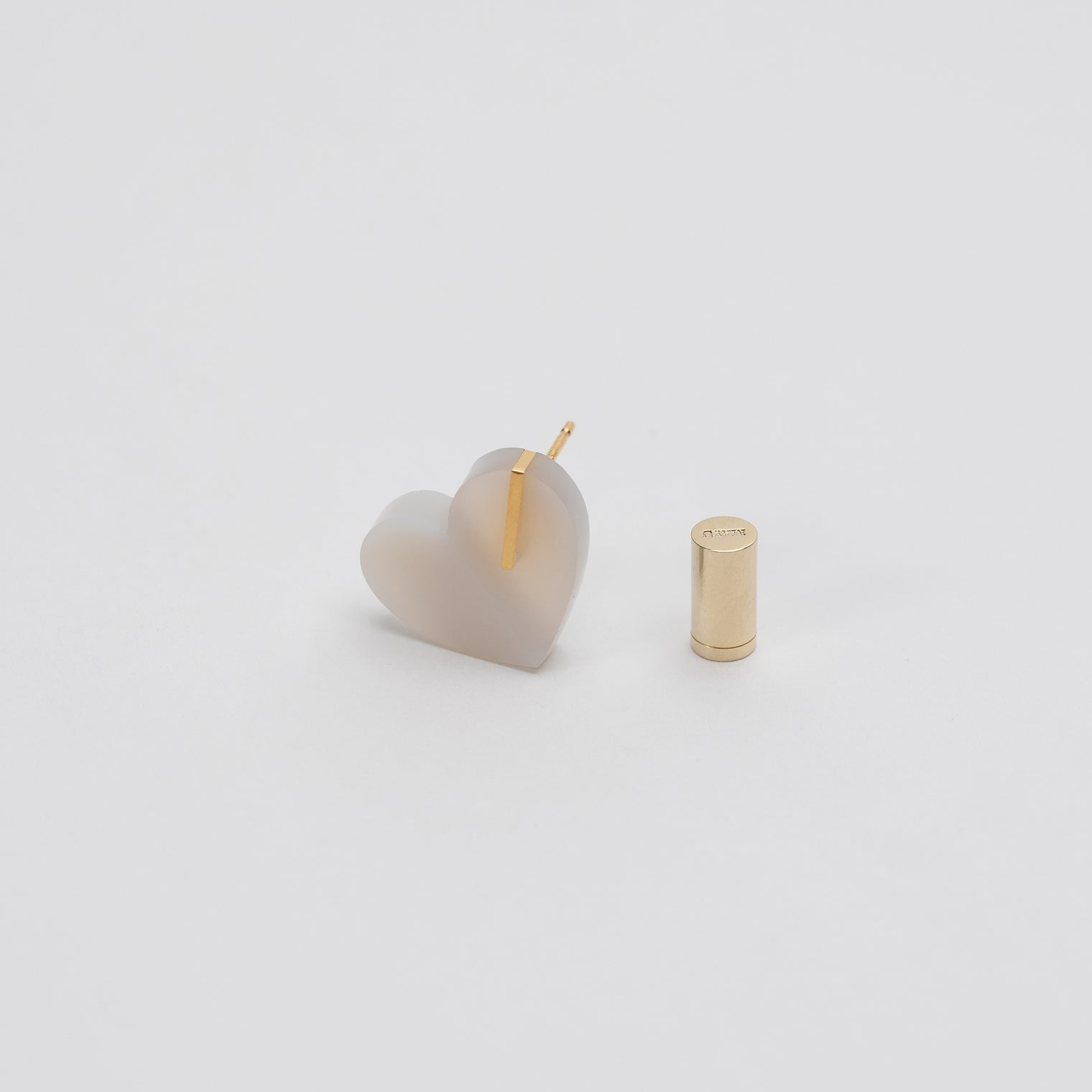 【 One of a kind 】Heart pierced earring (White agate / K10 post)