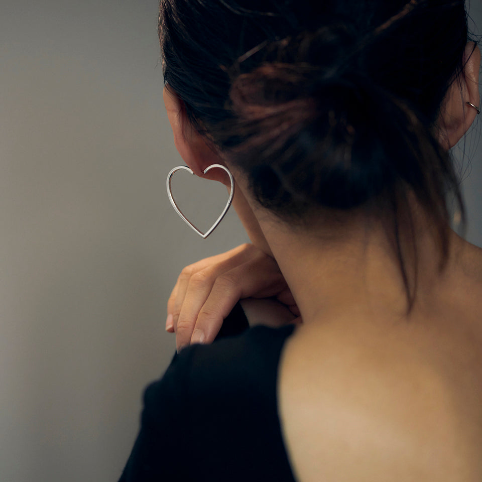 Hoop heart pierced earring ( large / silver )