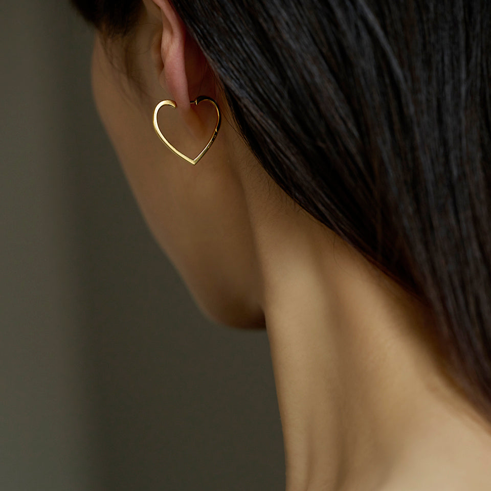 Hoop heart pierced earring (small / gold)