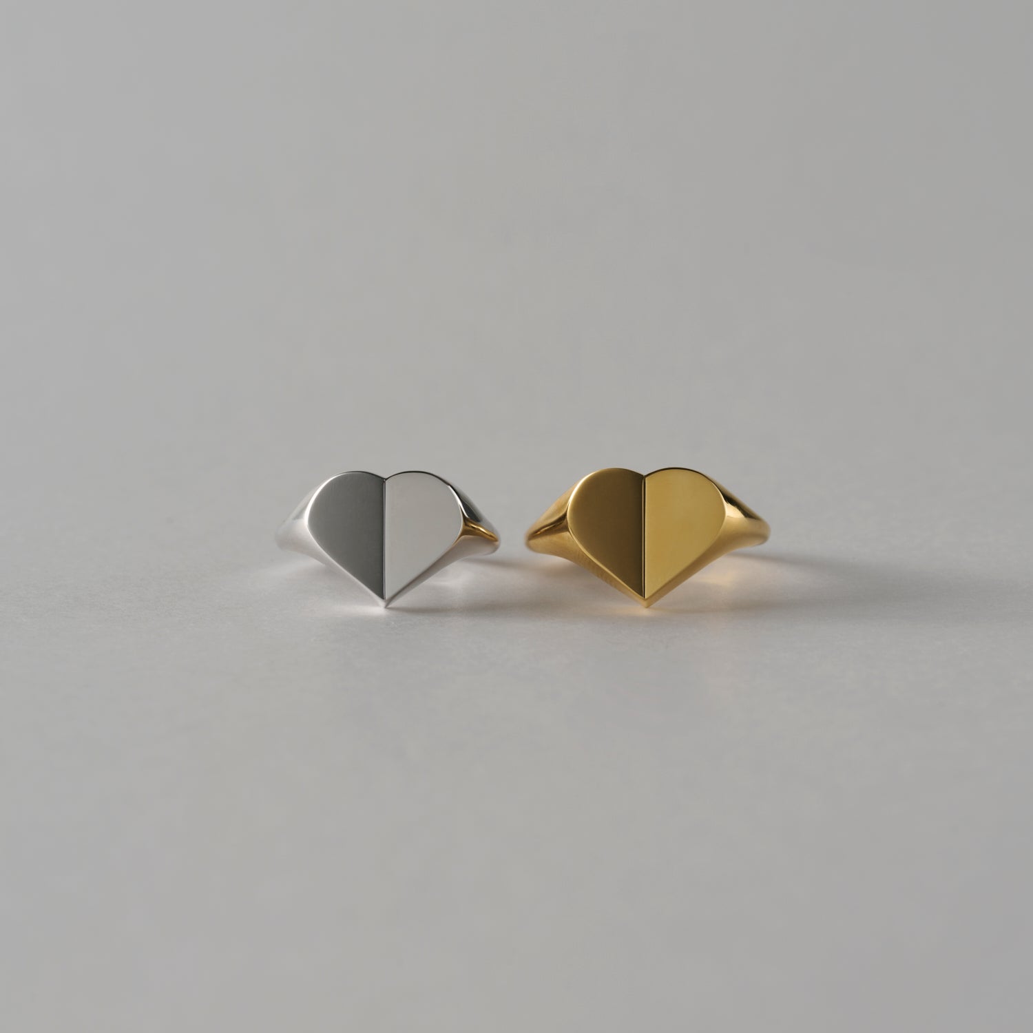 Heart signet ring ( silver )