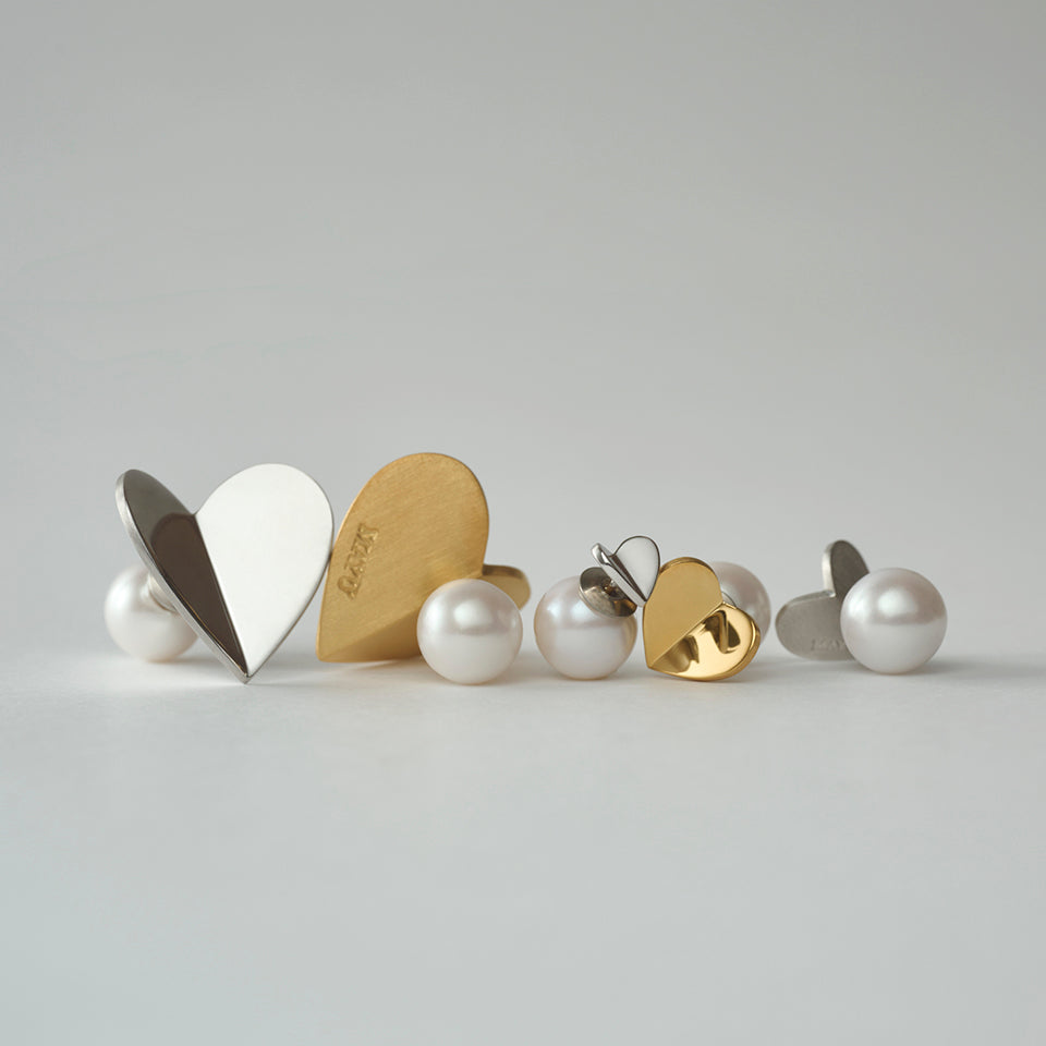 Middle heart pierce (gold)