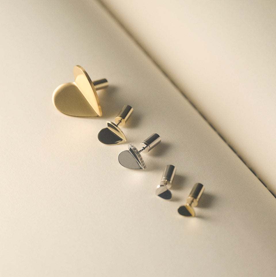 Small heart line stone pierce (silver / cubic zirconia)