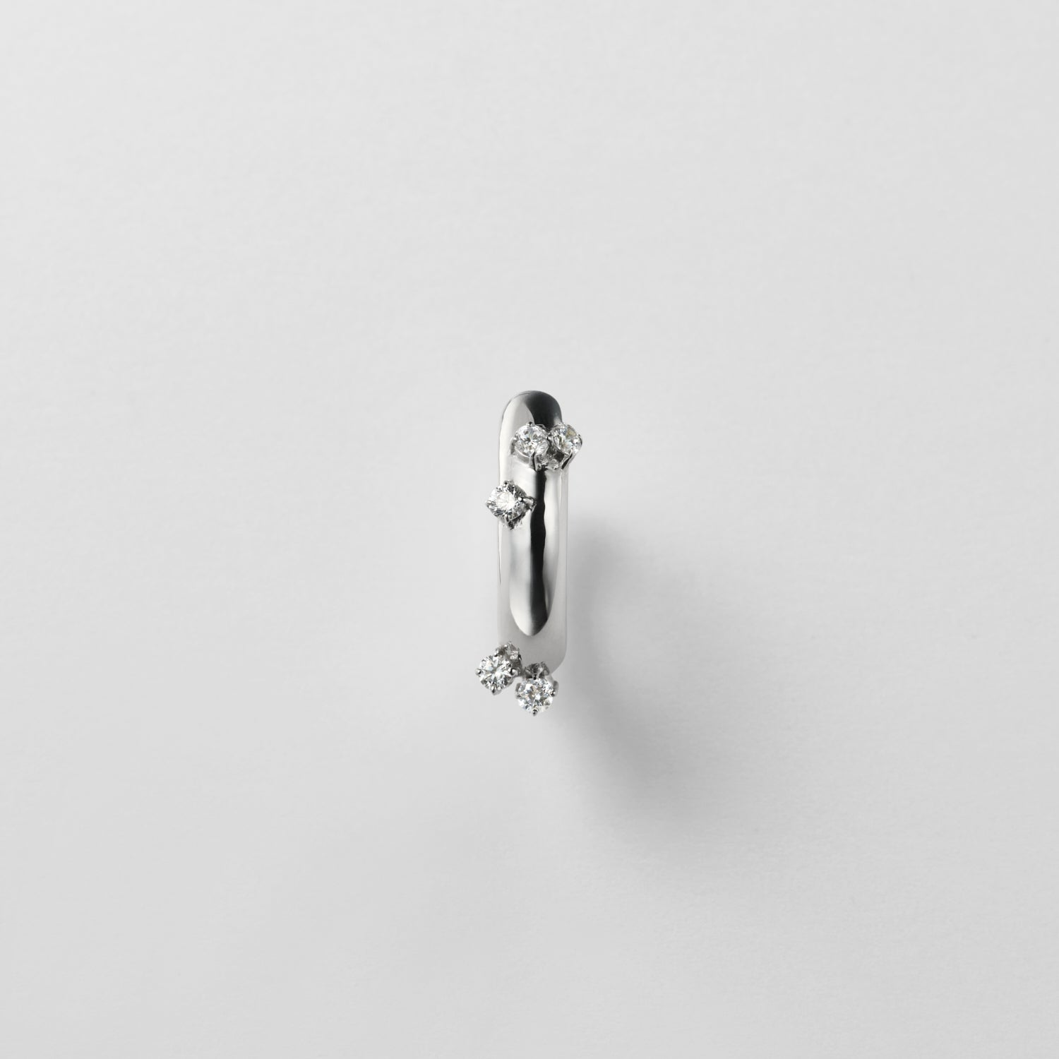 5 stones volumed hoop pierce