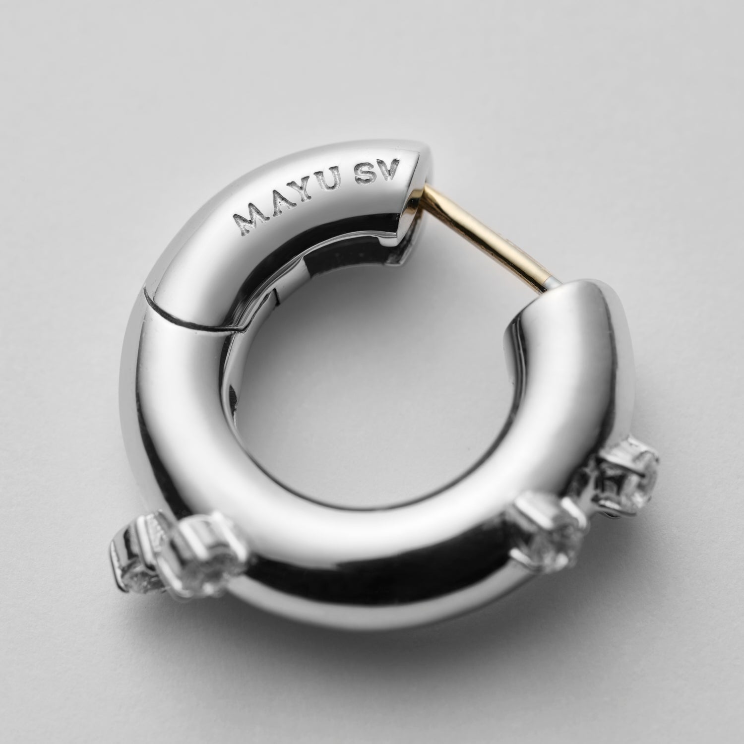 5 stones volumed hoop pierce