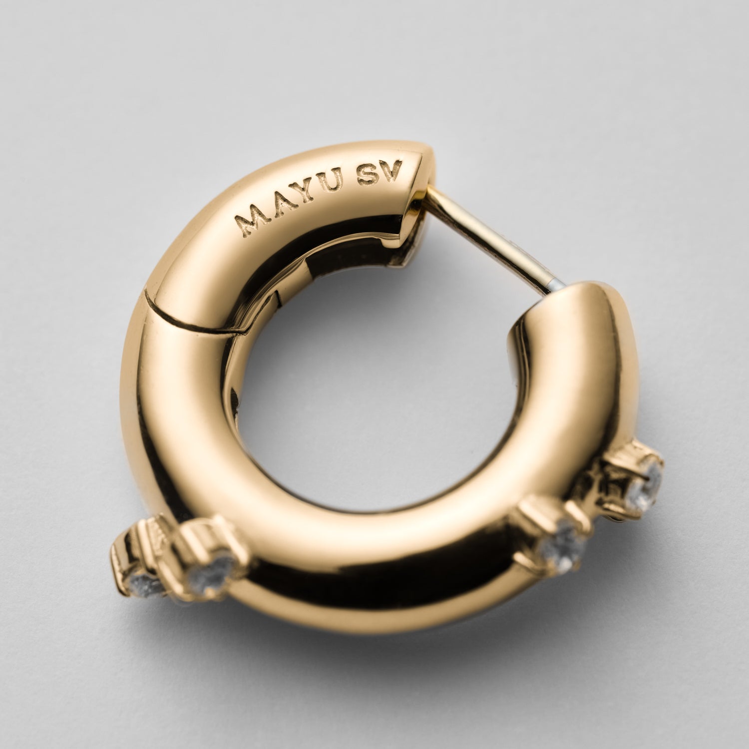 5 stones volumed hoop pierce