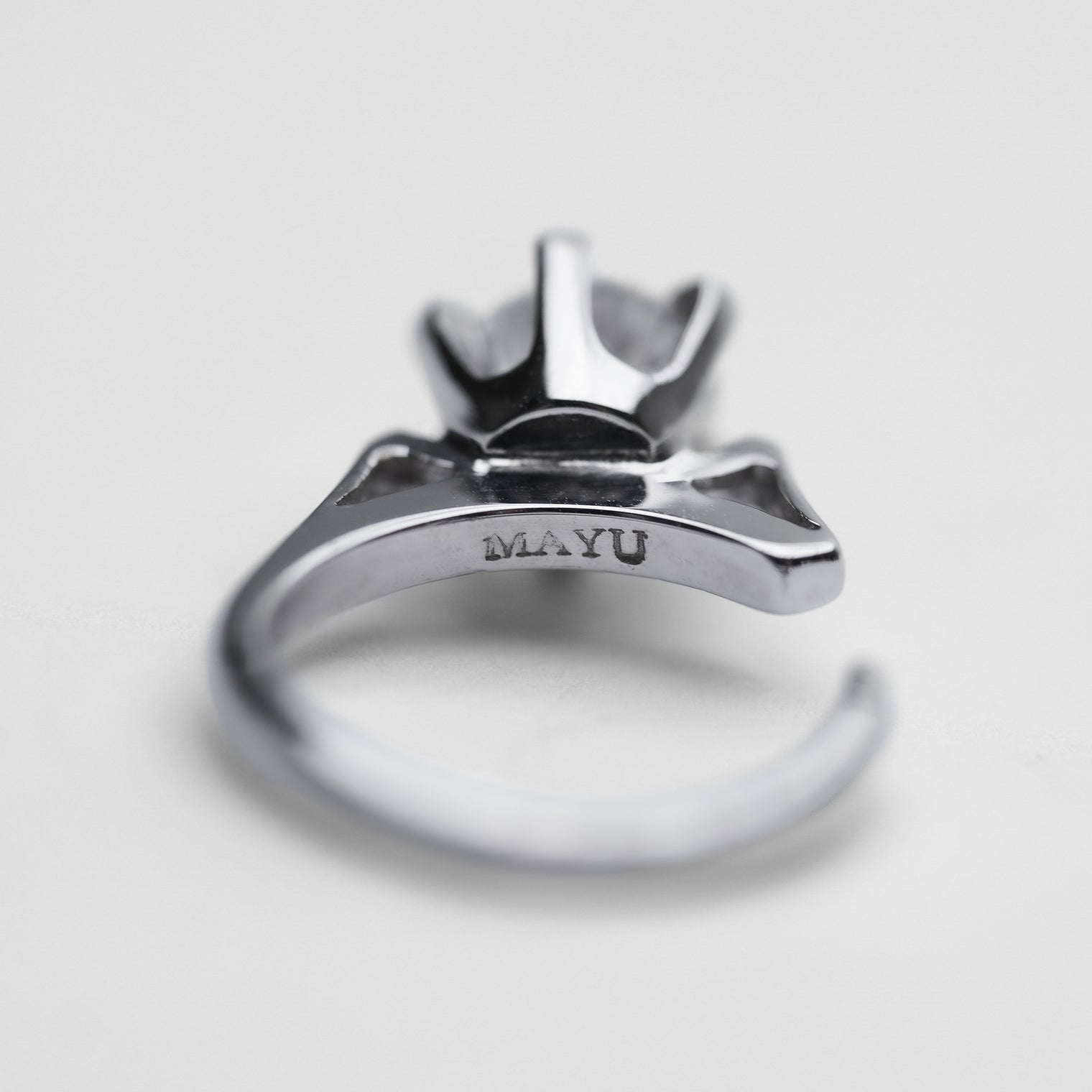 ring motif ear cuff (silver /cubic zirconia)