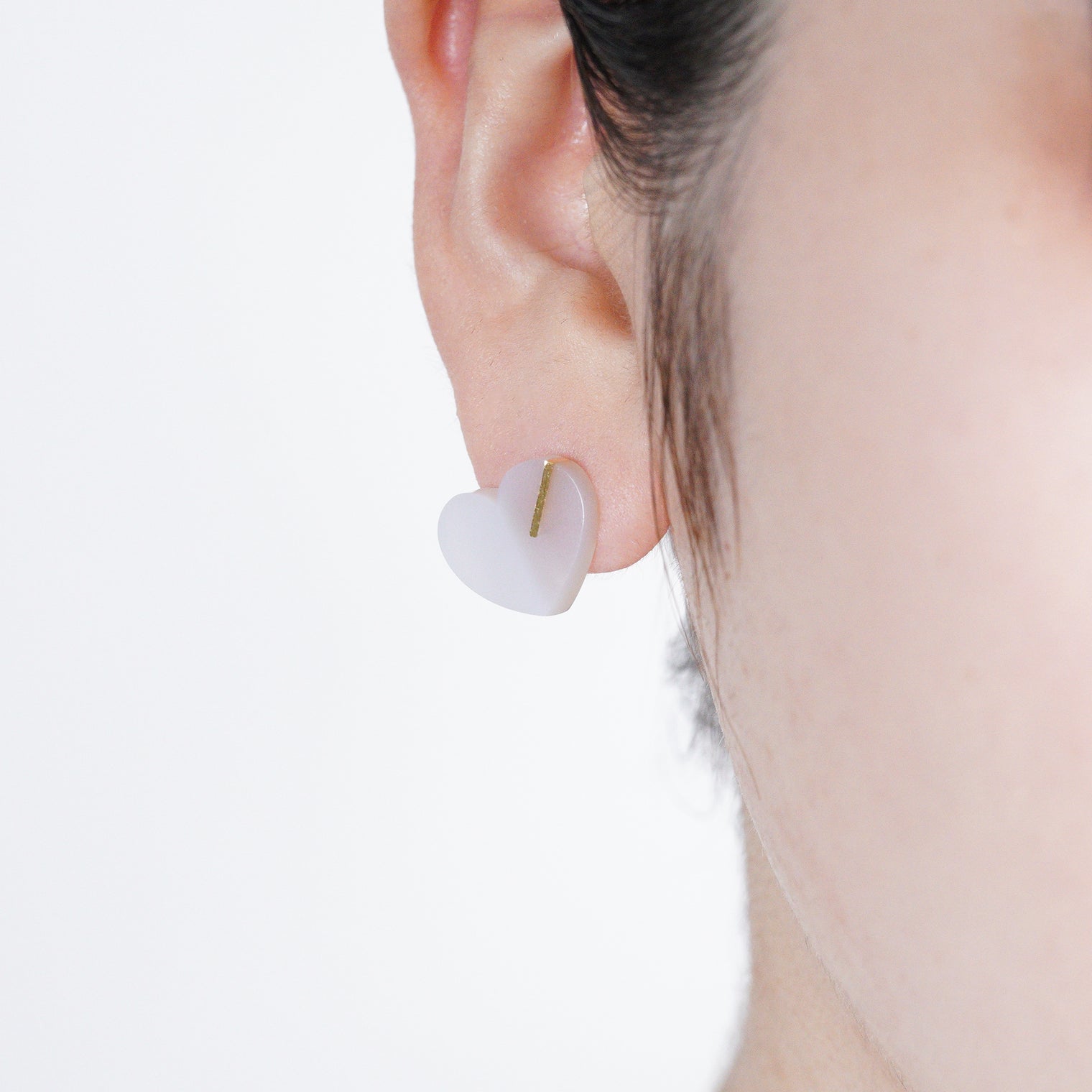 【 One of a kind 】Heart pierced earring (White agate / K10 post)