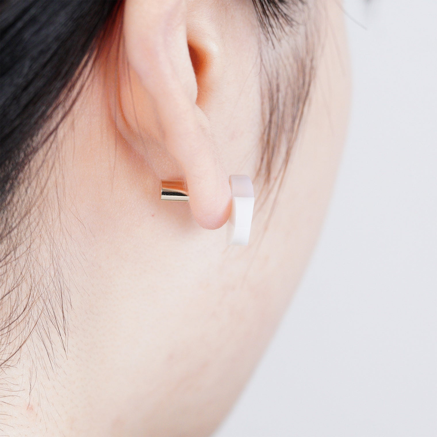 【 One of a kind 】Heart pierced earring (White agate / K10 post)