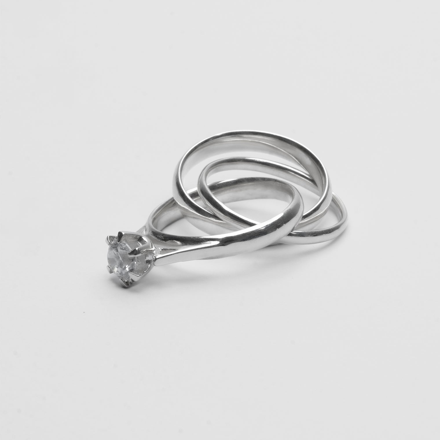 Triple ring solitaire