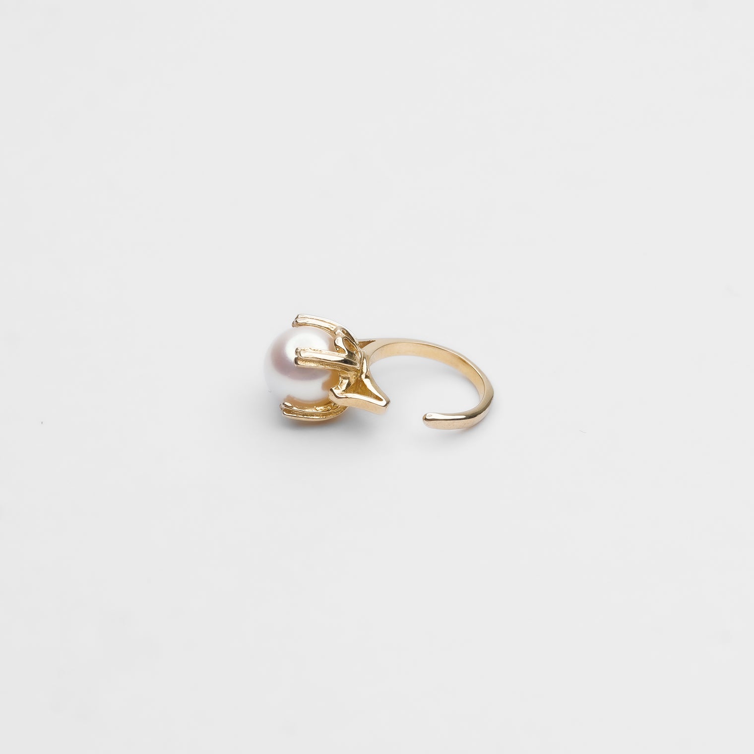 ring motif ear cuff (gold /pearl)