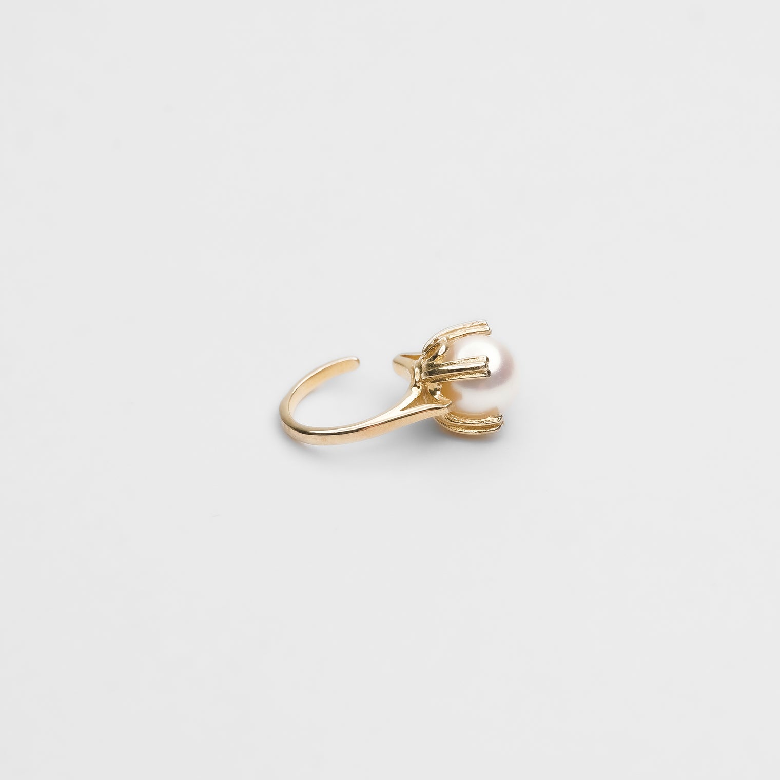 ring motif ear cuff (gold /pearl)