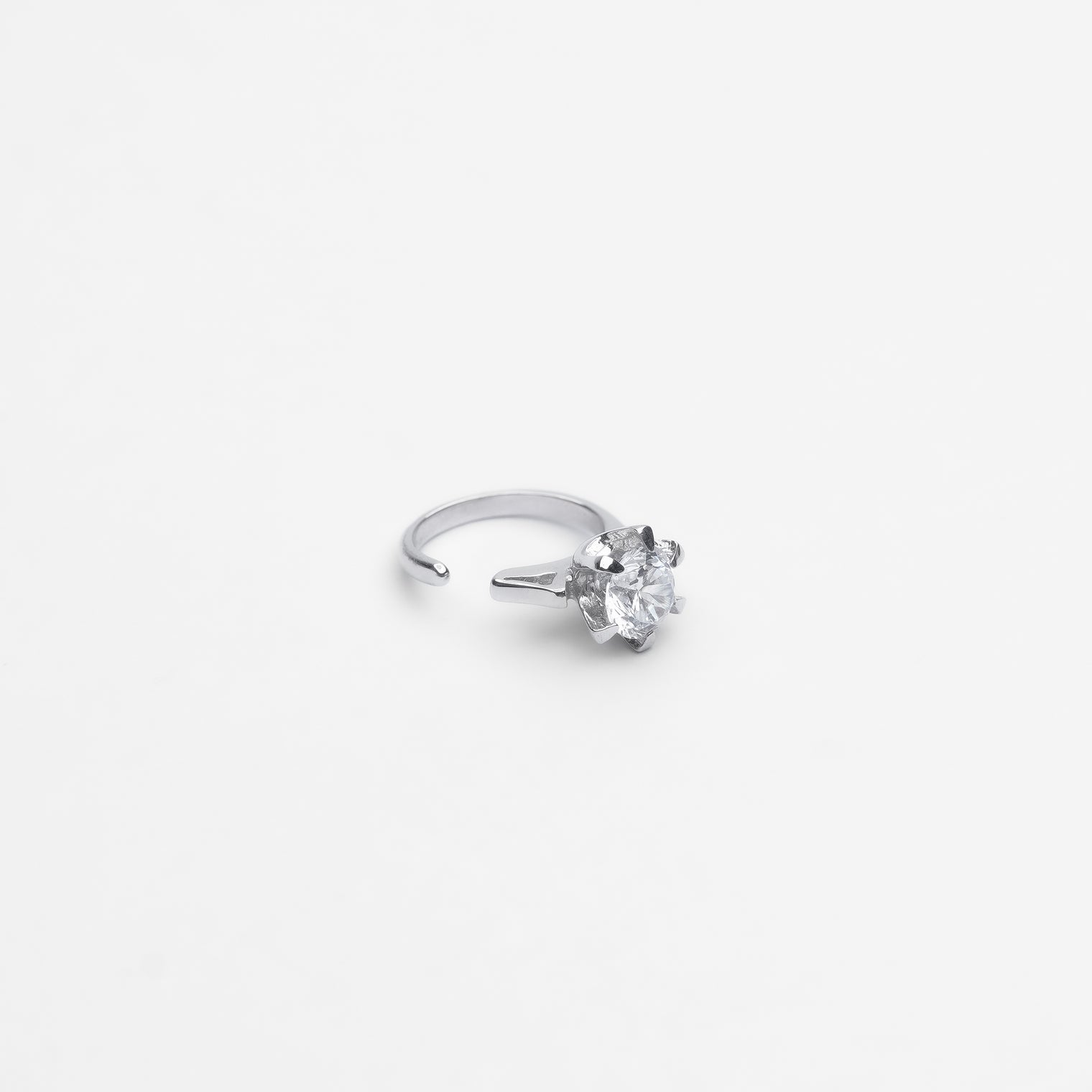 ring motif ear cuff (silver /cubic zirconia)