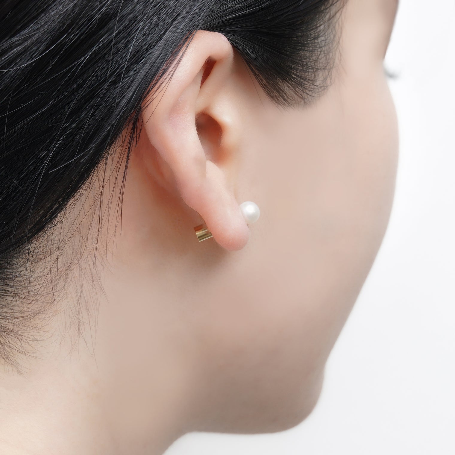 freshwater pearl pierced earring (5.5-6mm white pearl)