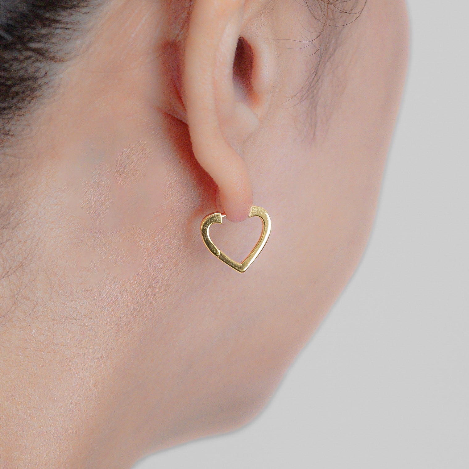 Hoop heart pierced earring (tiny / gold)