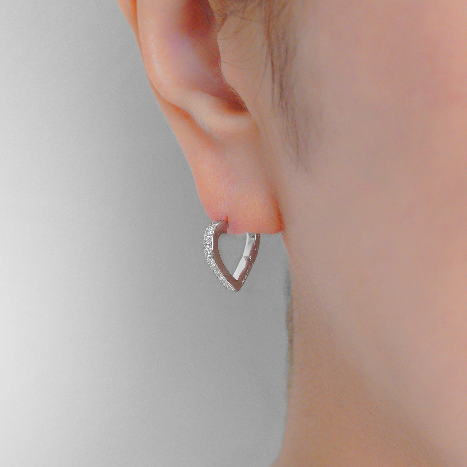 Hoop heart pierced earring (tiny / silver / cubic zirconia)