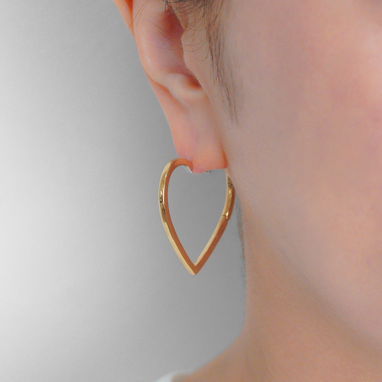 Hoop heart pierced earring (middle / gold)