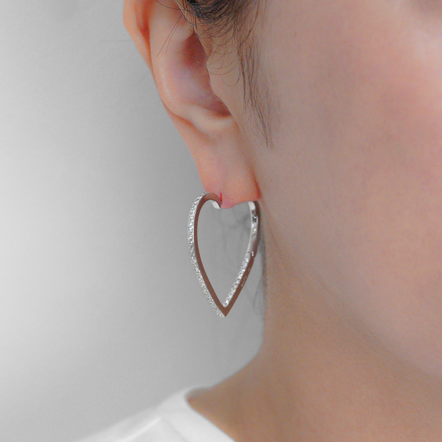 Hoop heart pierced earring (middle / silver / cubic zirconia)