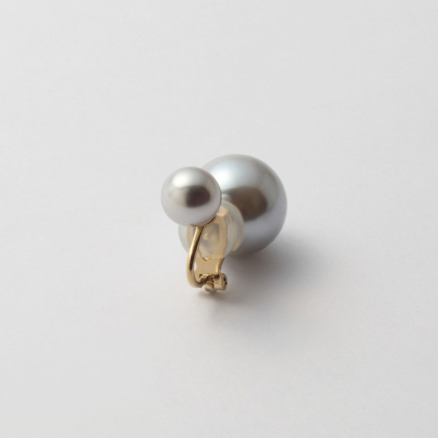 basic pearl rivets earring(light gray)