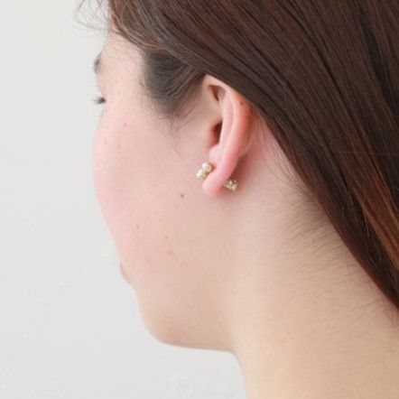 3 pearls gold catch pierce