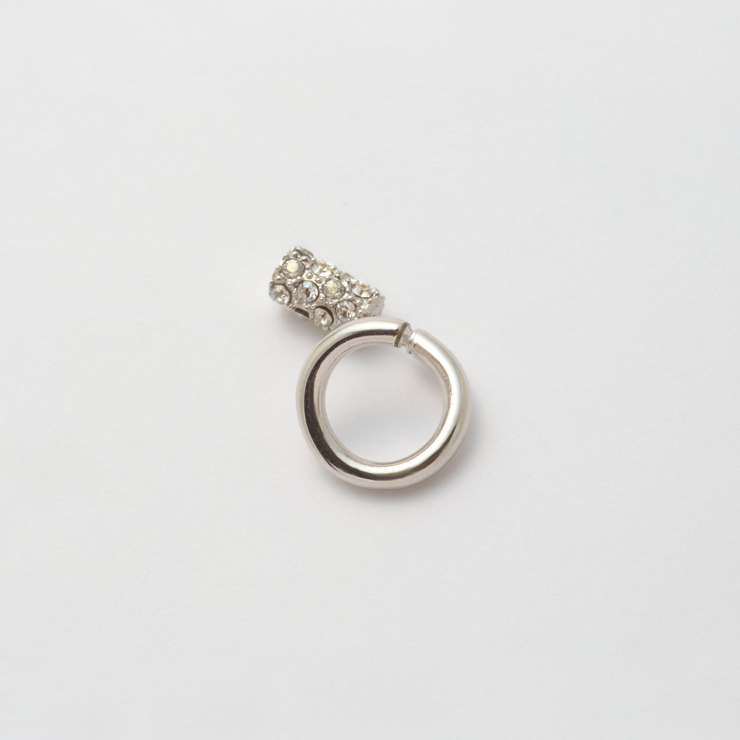 Silver line pierce(13㎜ line/Vertical type/crystal glass/Silver catch)