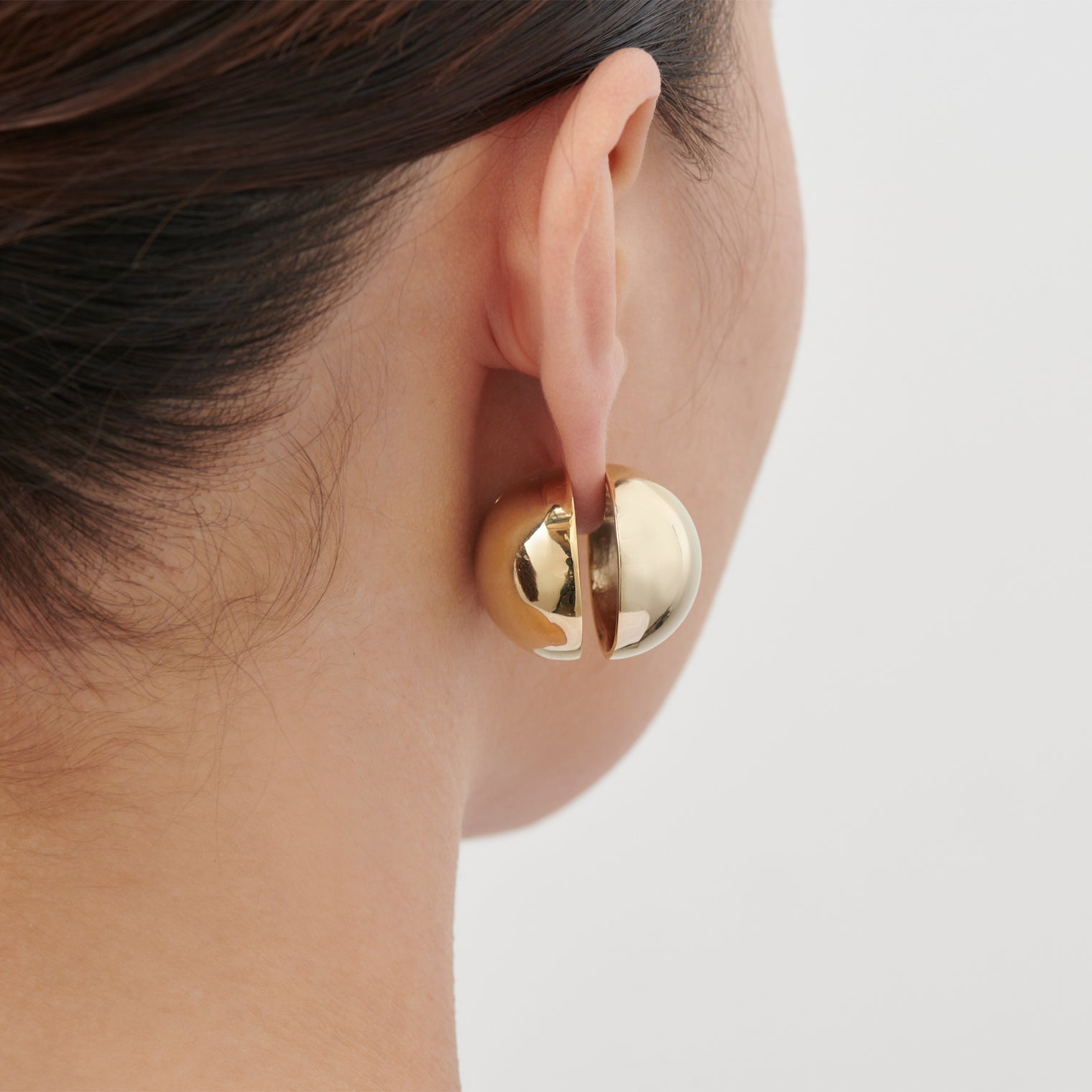 25mm sphere pierce (gold)