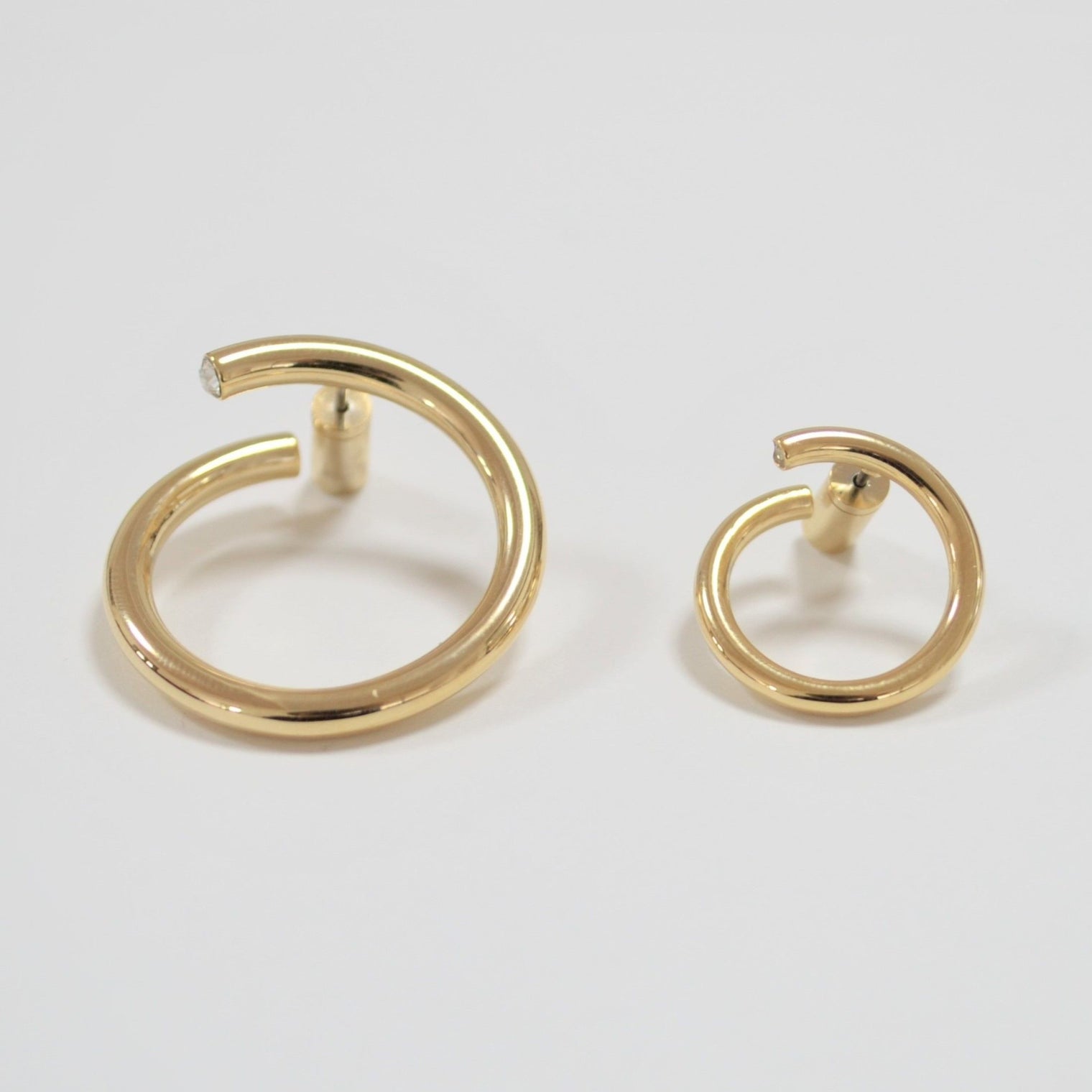 big circle pierce (gold)