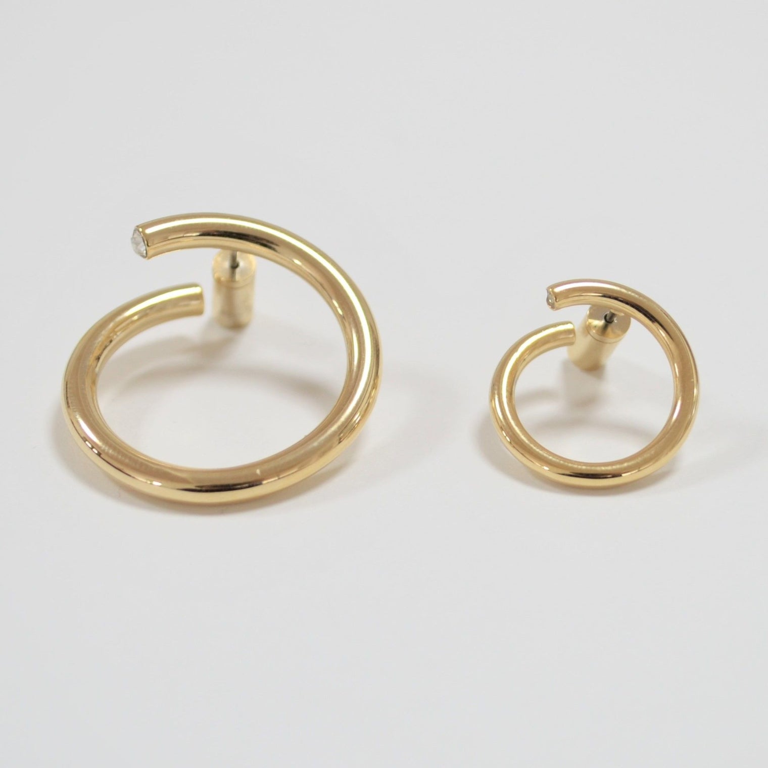 medium circle pierce (gold)