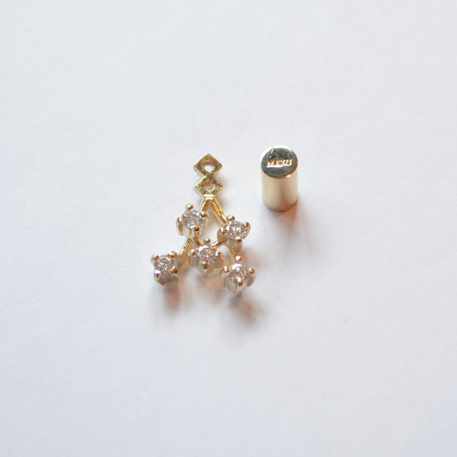 7 cubic zirconia + 5 cubic zirconia pierce