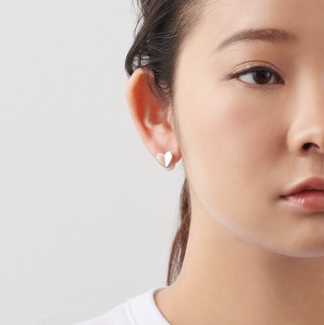 Small heart line stone pierce (silver / cubic zirconia)