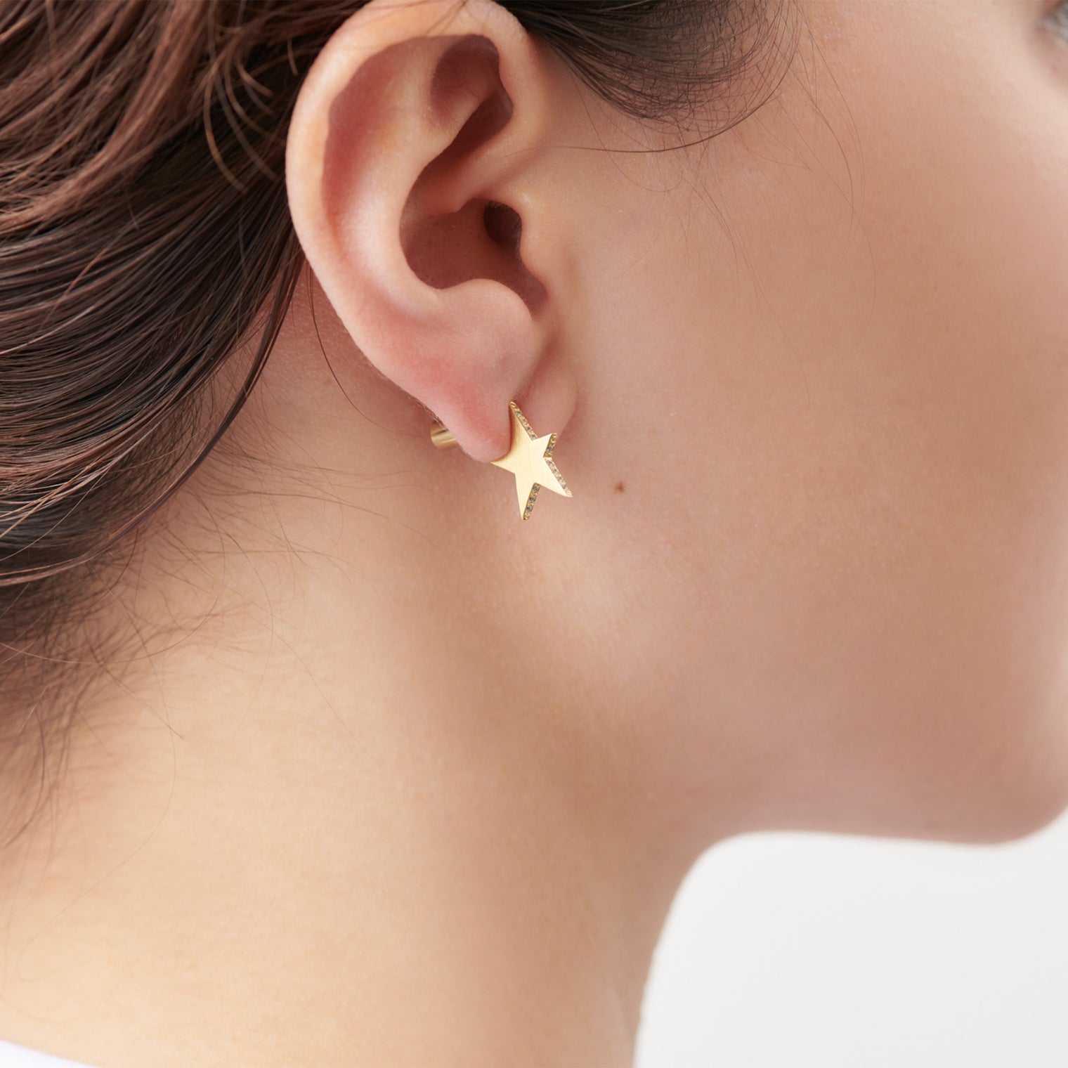 Tiny star line stone pierce (gold / cubic zirconia / shine gold tube clasp)