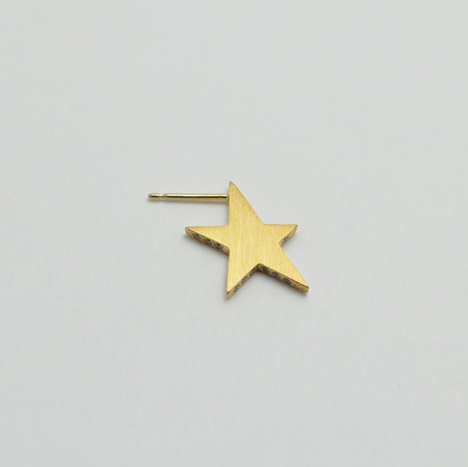 Tiny star line stone pierce (gold / cubic zirconia / shine gold tube clasp)