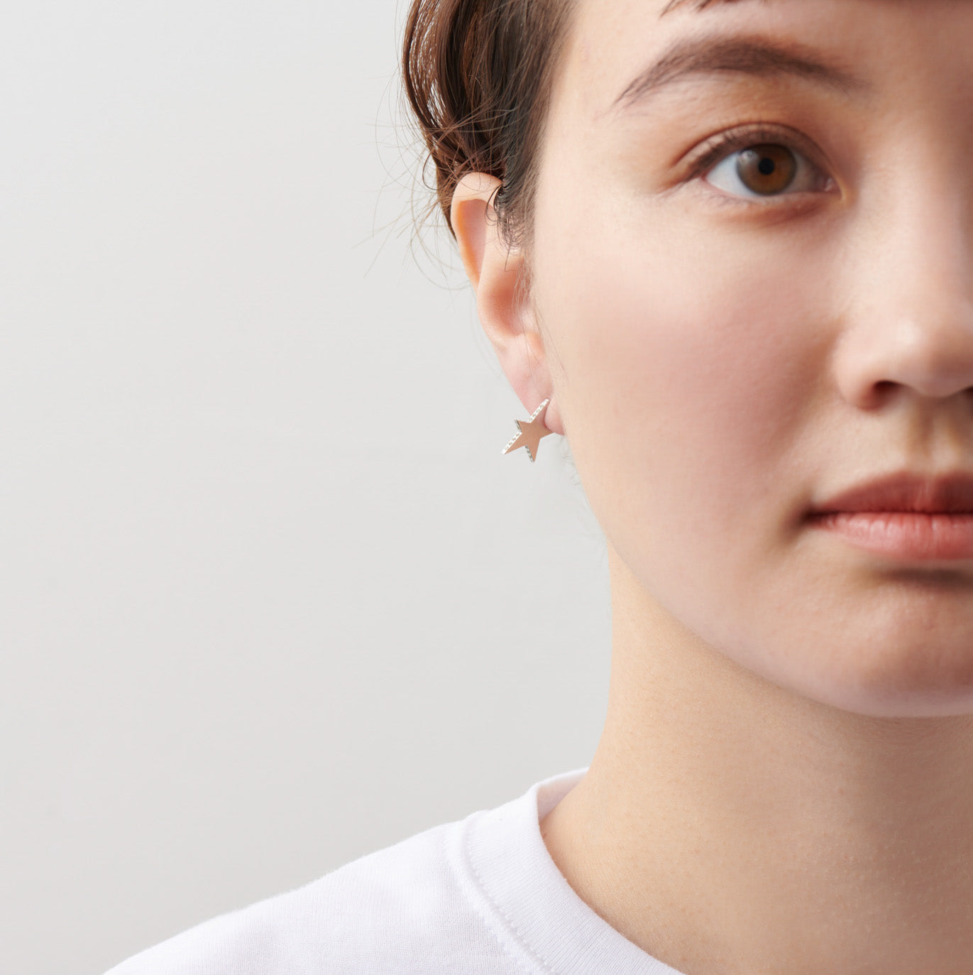 Tiny star line stone pierce (silver / cubic zirconia / pearl clasp)