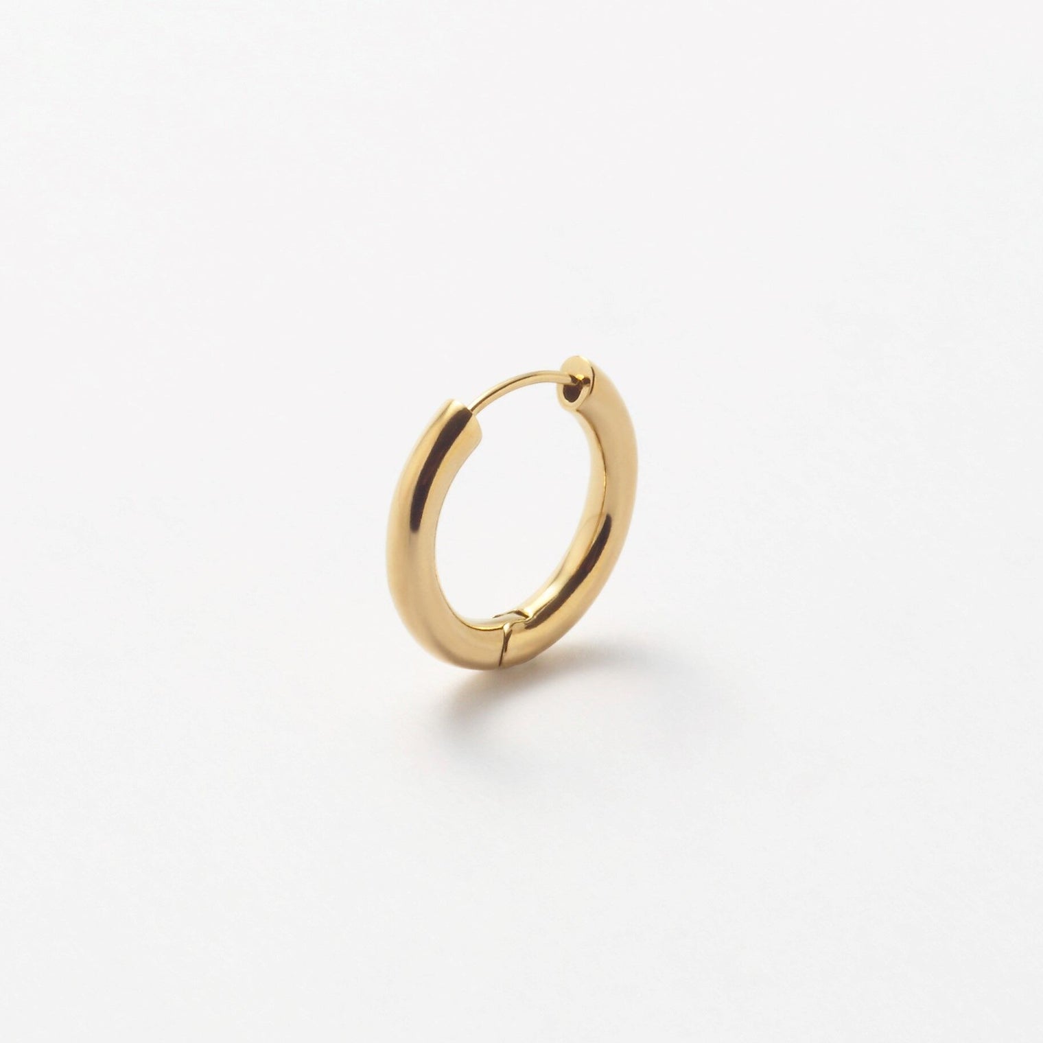 Hoop pierced earring (gold)