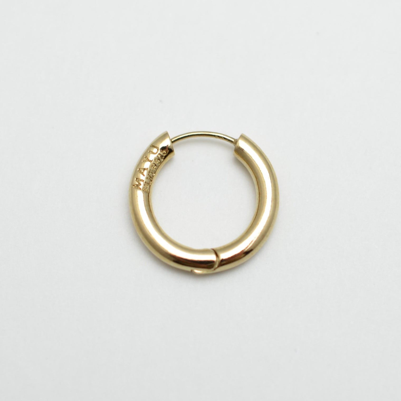 Hoop pierced earring (gold)