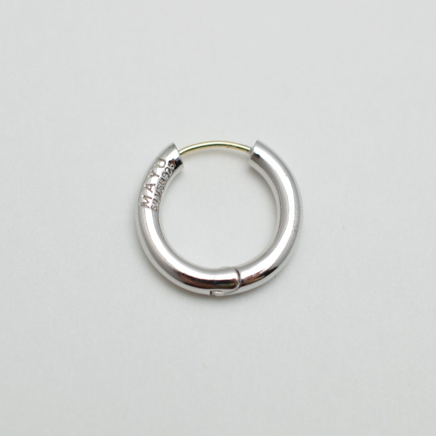 Hoop pierced earring (silver)