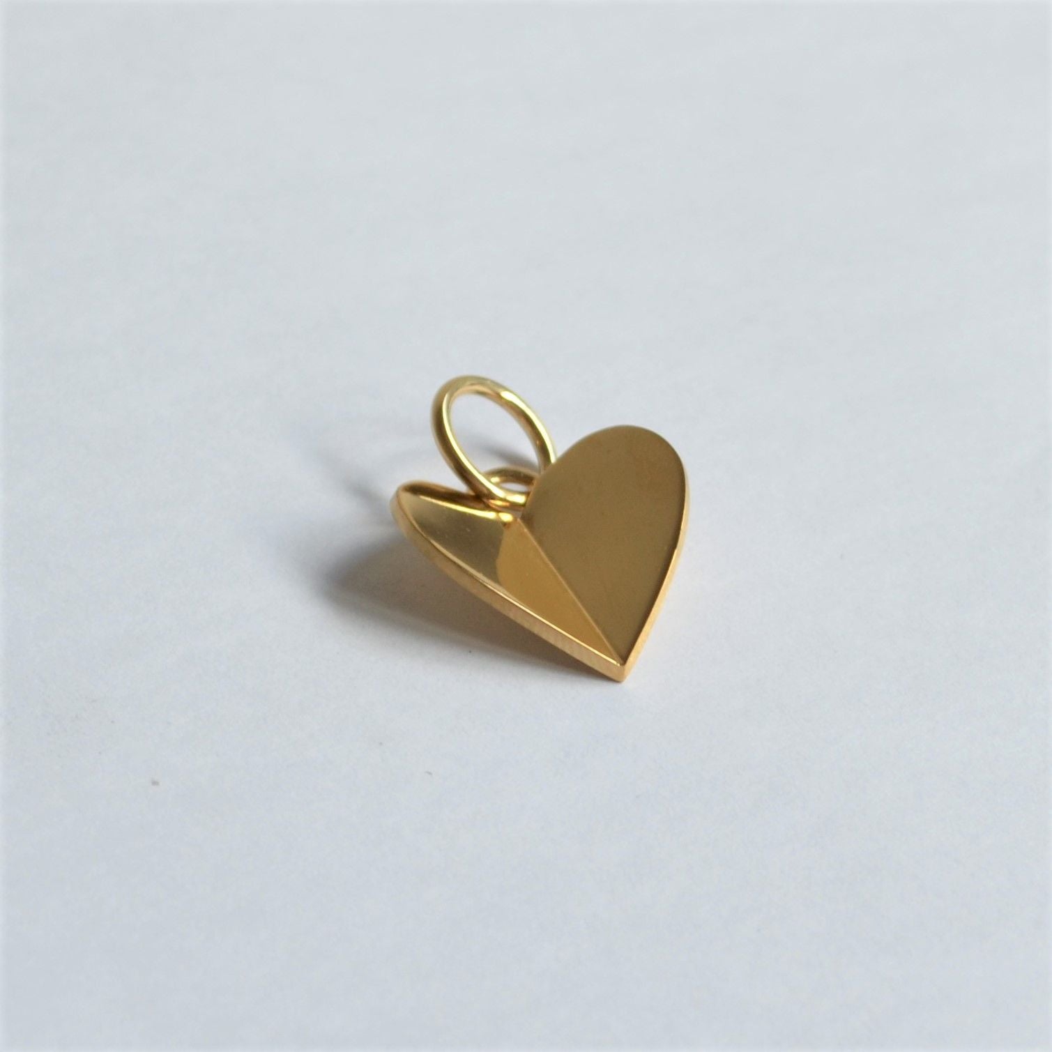 Middle heart charm (gold)