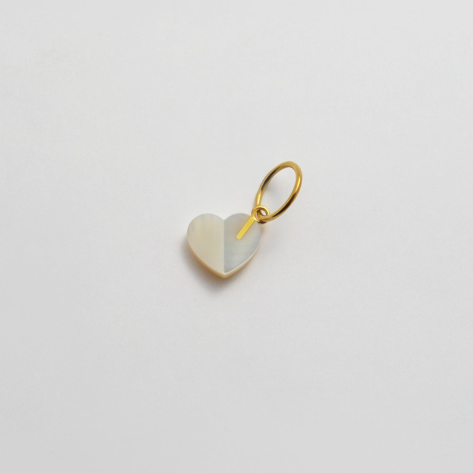 mini Heart charm ( Mother of pearl )