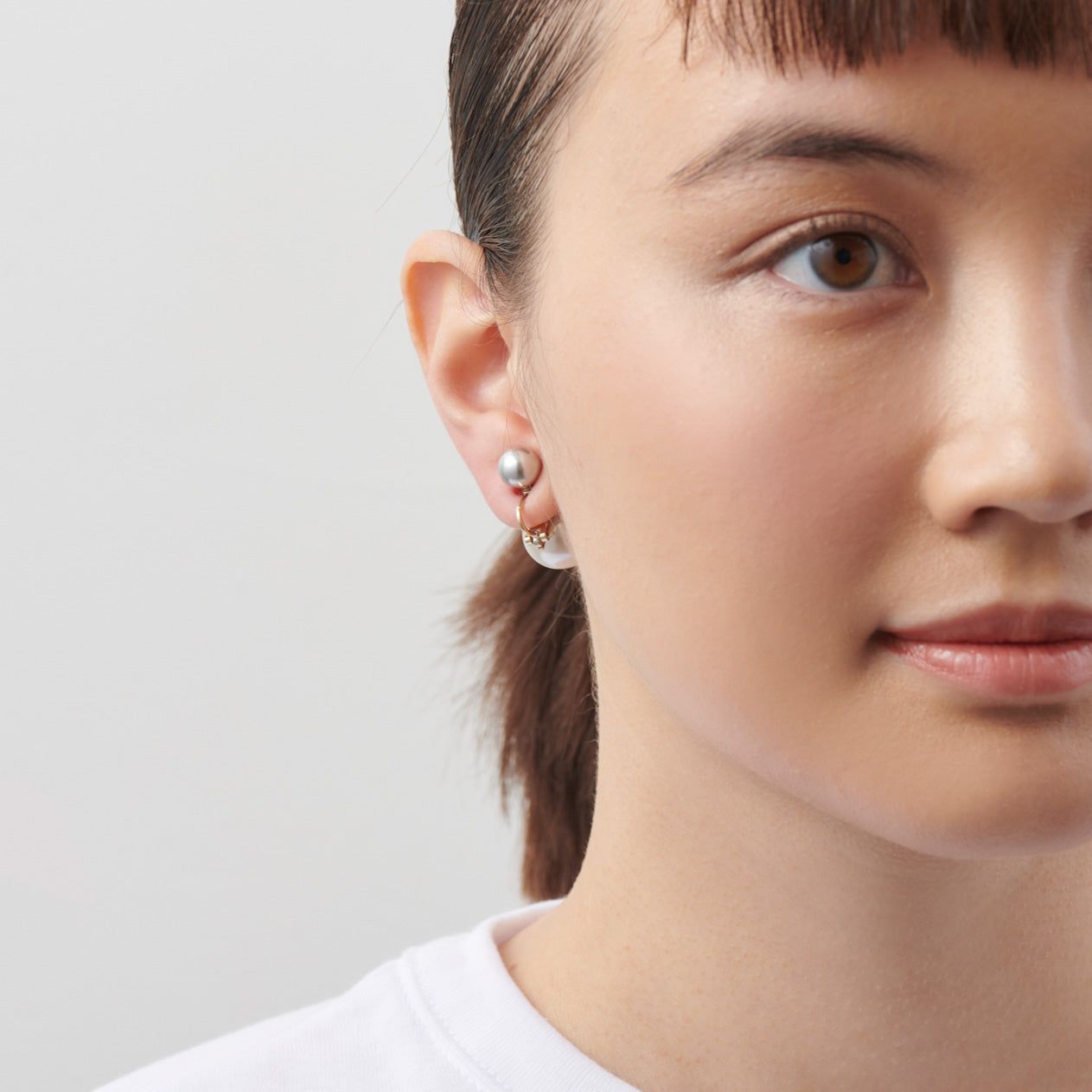 basic pearl rivets earring(light gray / white)