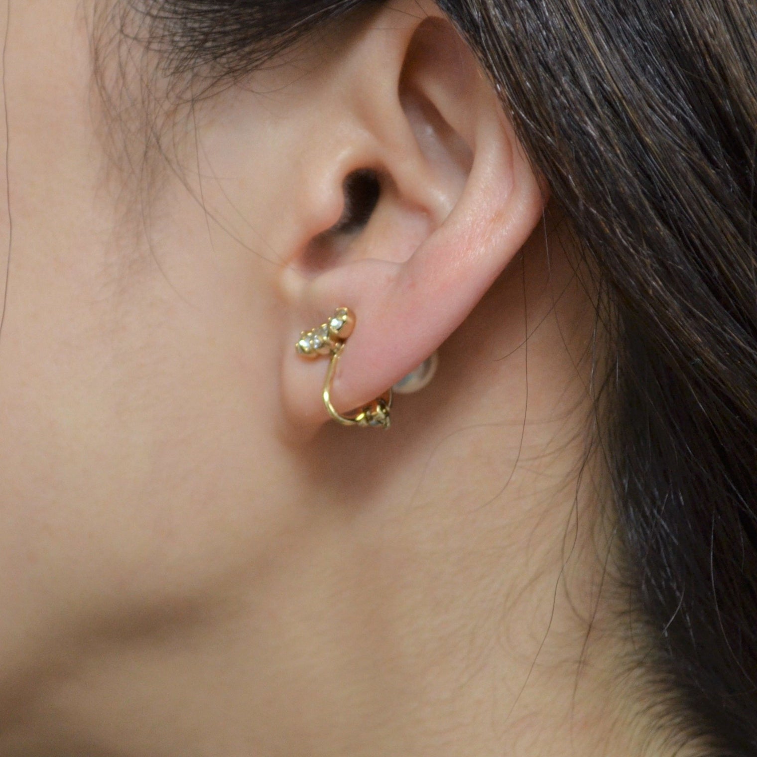 3 crystal glass, pearl earring