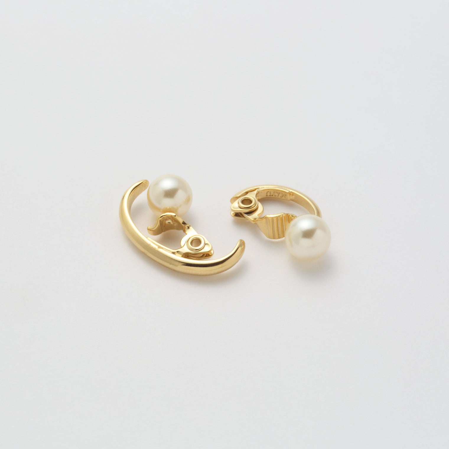 Gold line earring(25mm/8mm creamrose pearl/Gold)