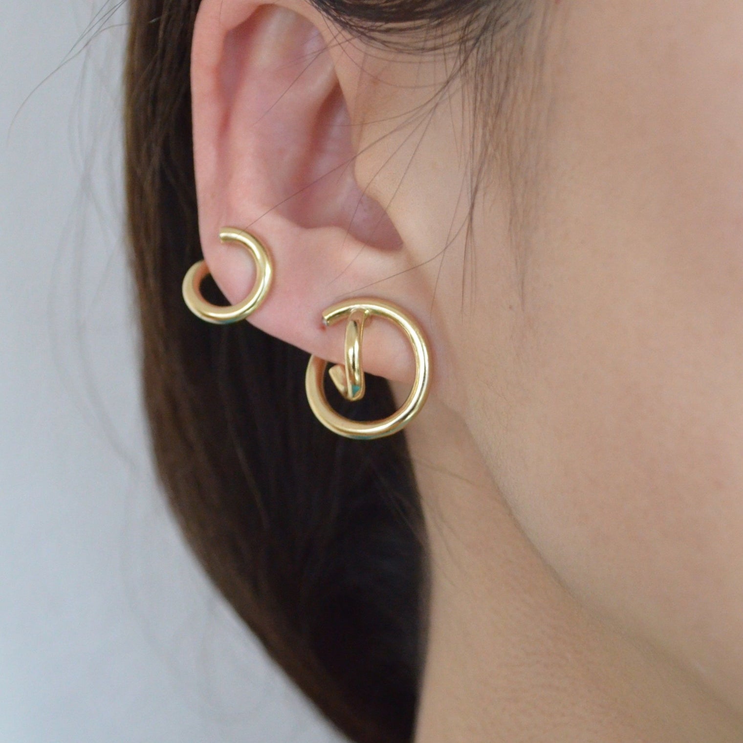 crossing double hoop earring