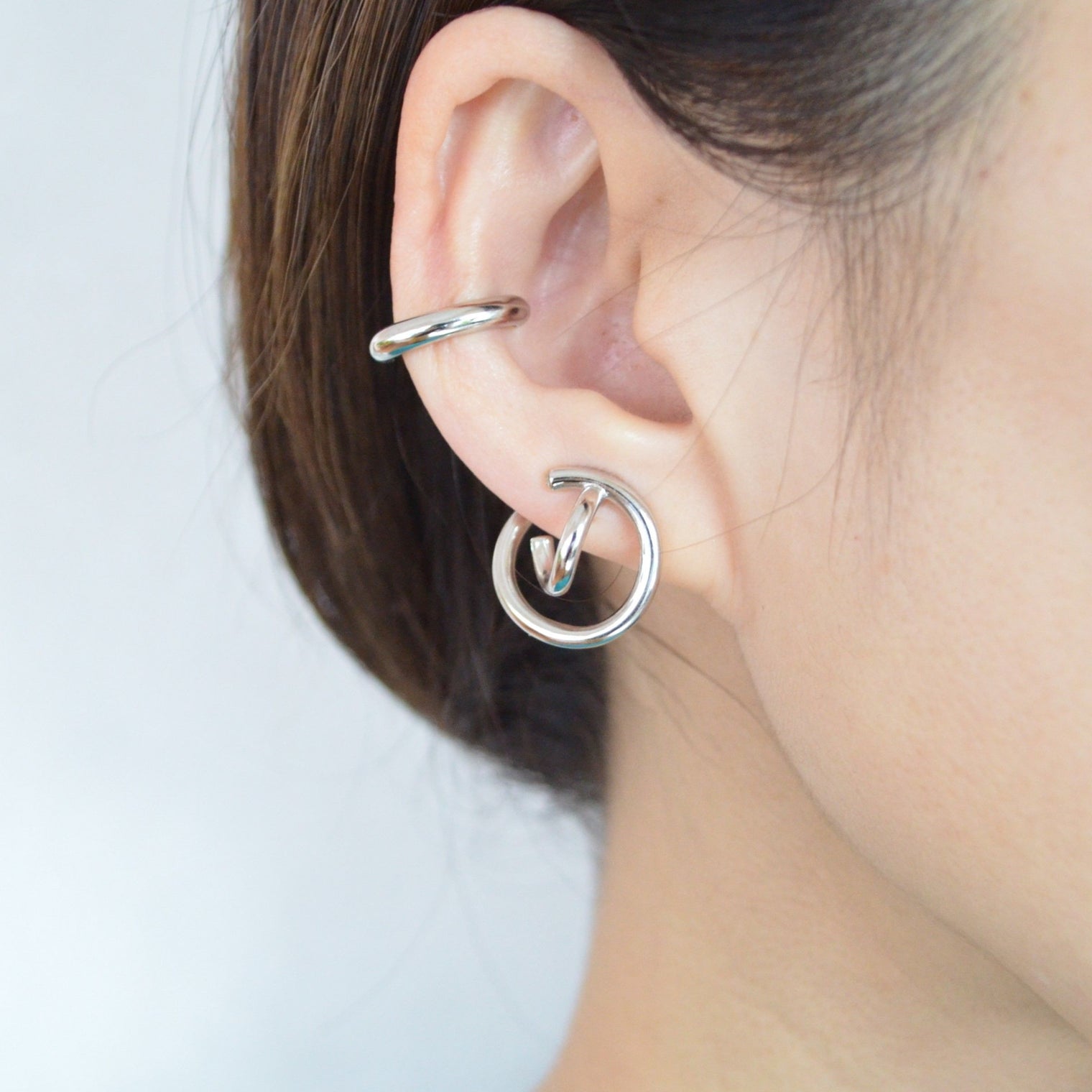 crossing double hoop earring