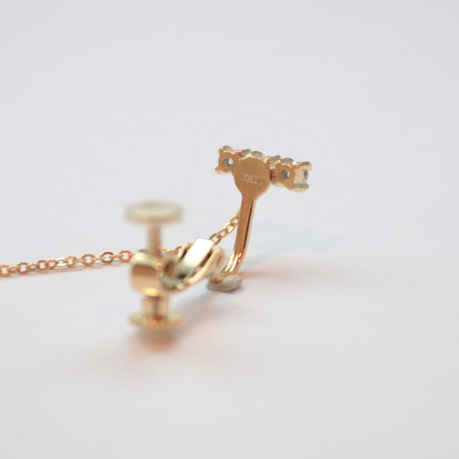 3 cubic zirconia top +5 cubic zirconia earring